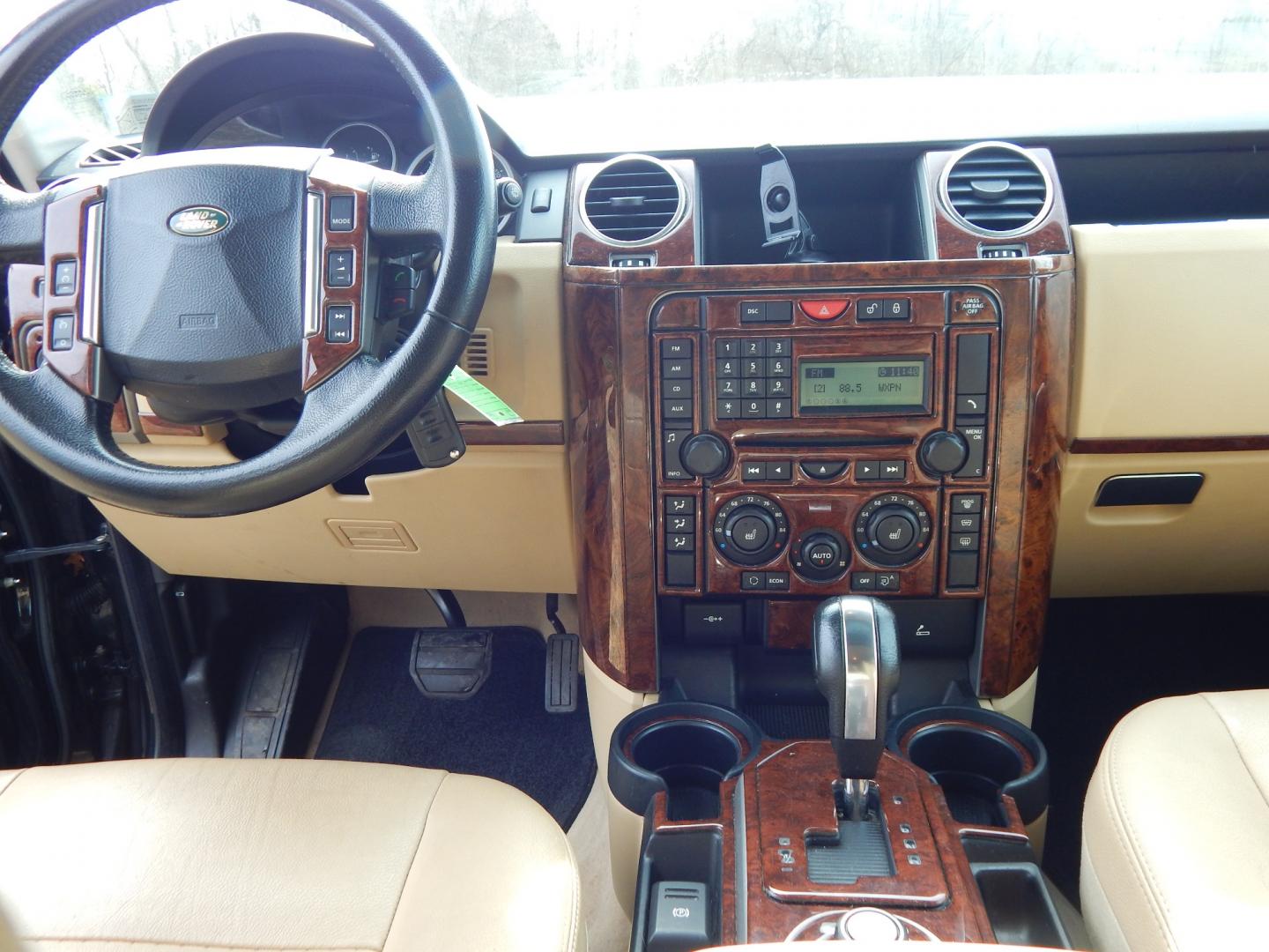 2008 Black /TAN LEATHER Land Rover LR3 SE (SALAE25408A) with an 4.4L V8 engine, Automatic transmission, located at 6528 Lower York Road, New Hope, PA, 18938, (215) 862-9555, 40.358707, -74.977882 - Here is a well cared for, One Owner 2008 Land Rover LR III. Features include all wheel drive, 4.4 Liter V8 engine runs great, automatic transmission, tilt wheel, cruise control, dual power sunroofs, dual power seats, wood grain, rear wiper, power windows/locks/mirrors, heated seats in the front an - Photo#9